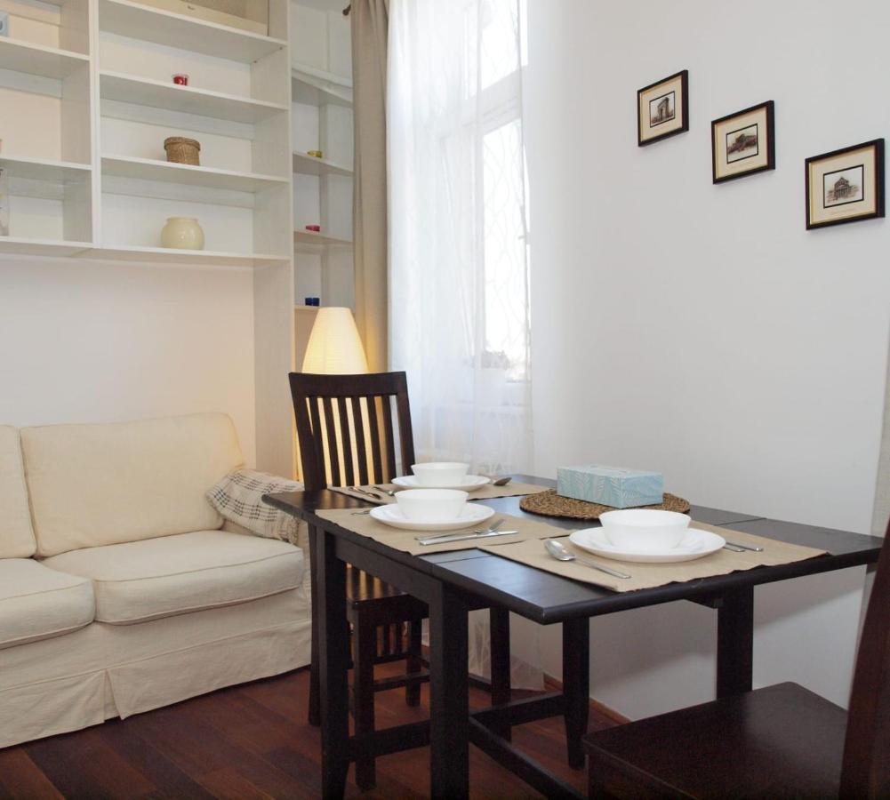 Sweet Dreams Suites Cismigiu Gardens บูคาเรสต์ ภายนอก รูปภาพ