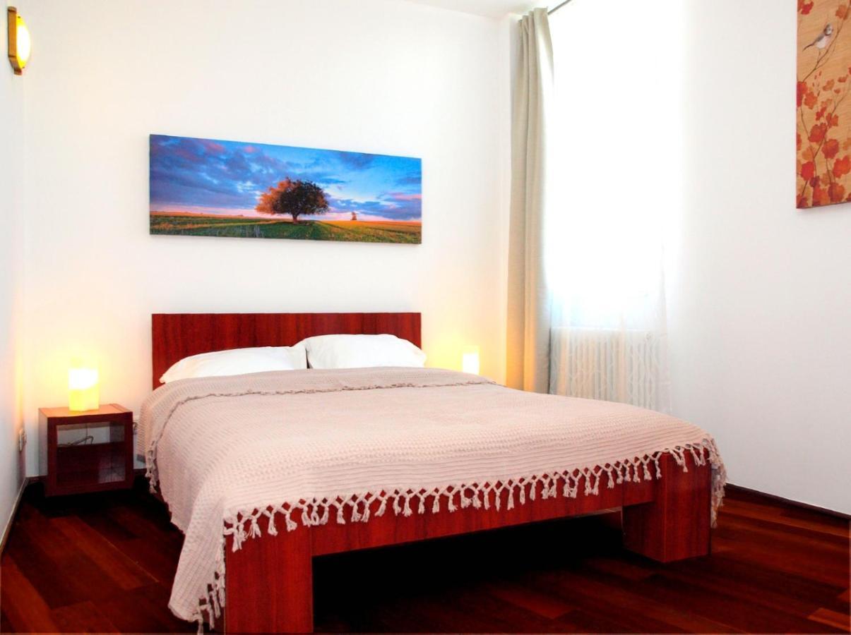Sweet Dreams Suites Cismigiu Gardens บูคาเรสต์ ภายนอก รูปภาพ